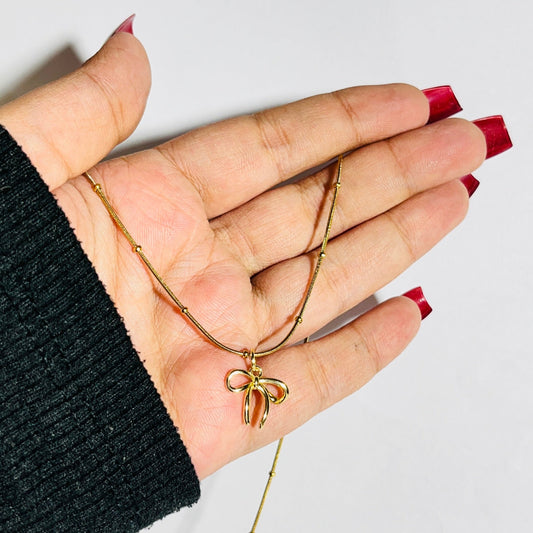 Bow Necklace