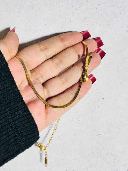 Freya Bow Necklace