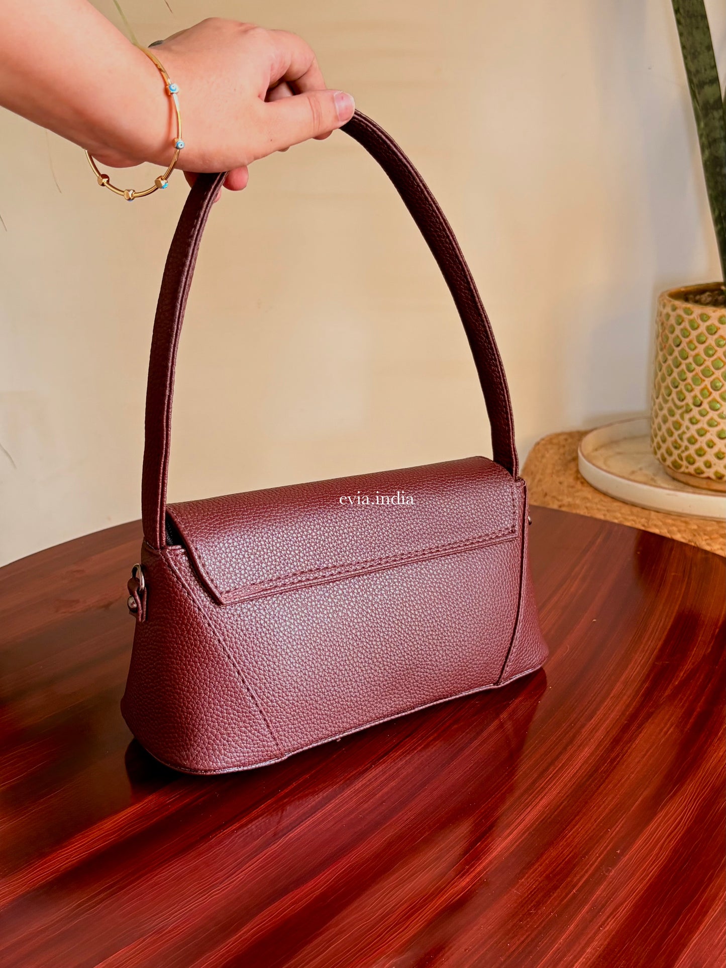 Isabella Baguette Bag