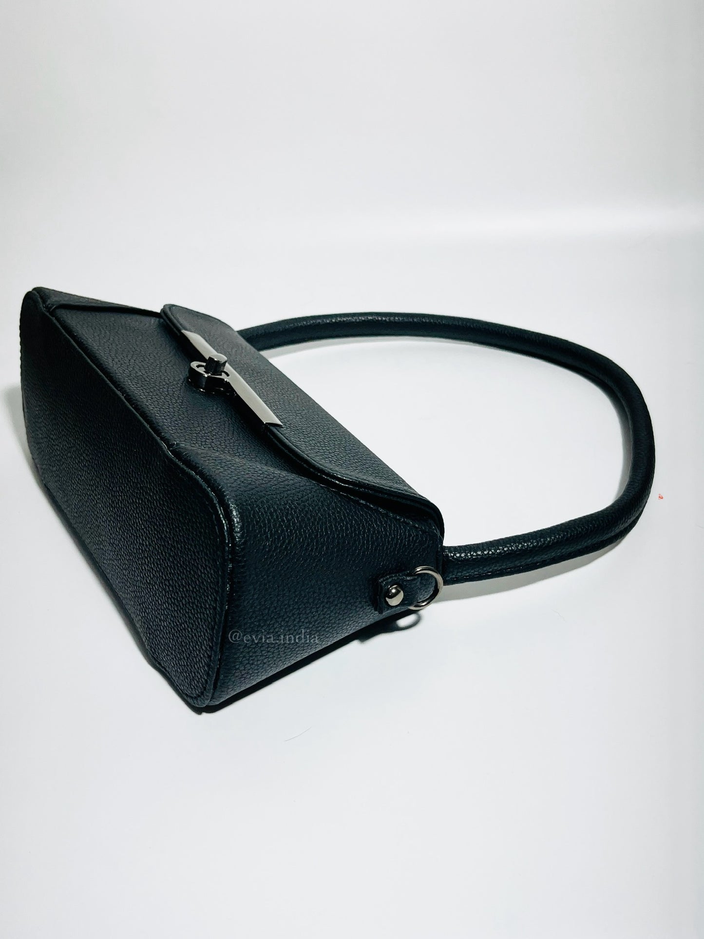 Isabellla Baguette Bag