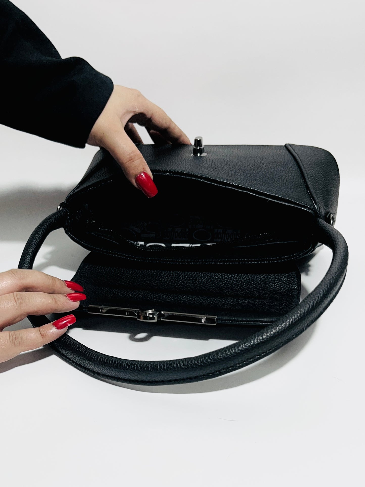 Isabellla Baguette Bag