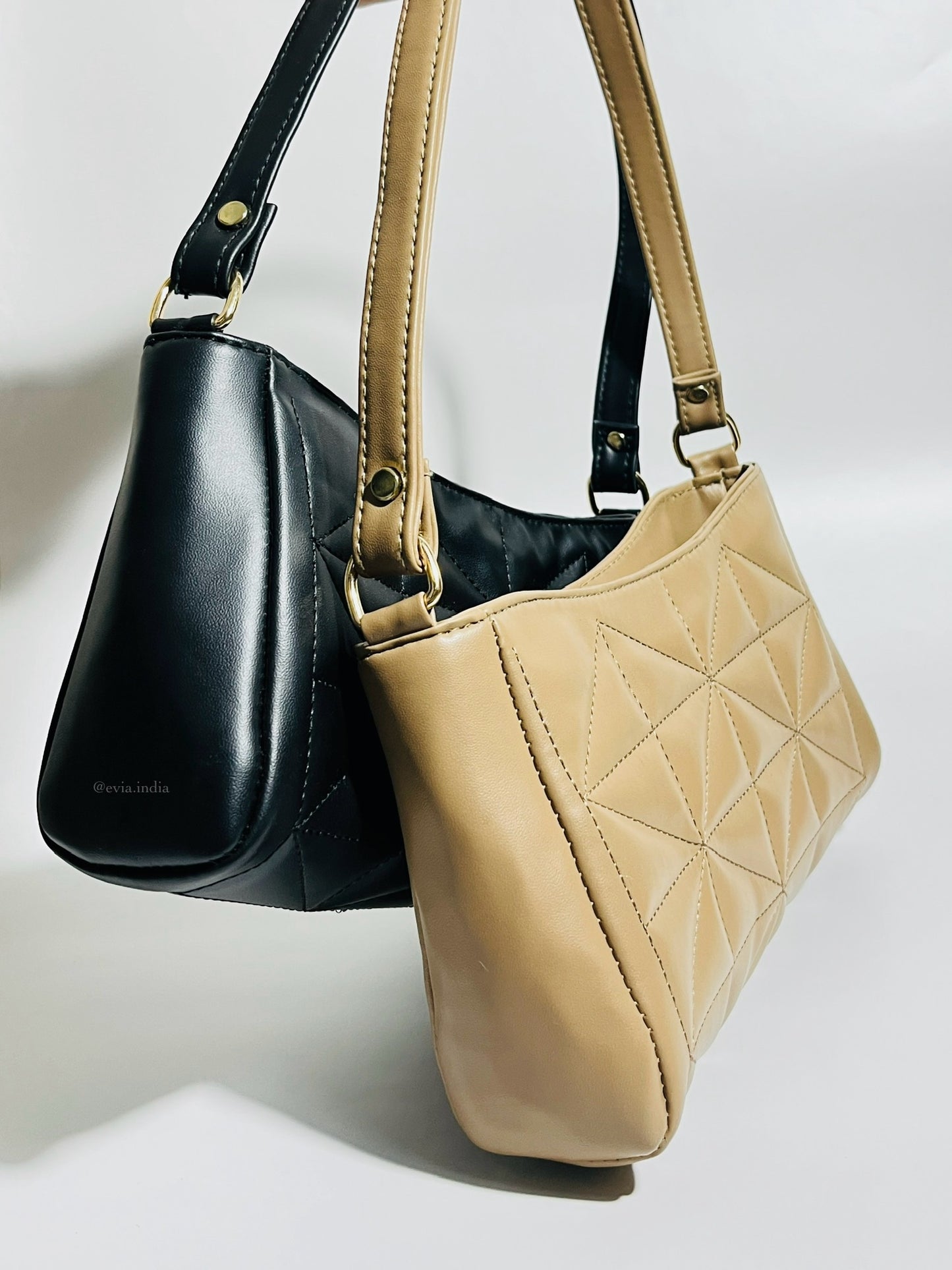 EVERYDAY SHOULDER BAG