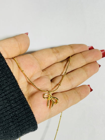 Bow Necklace
